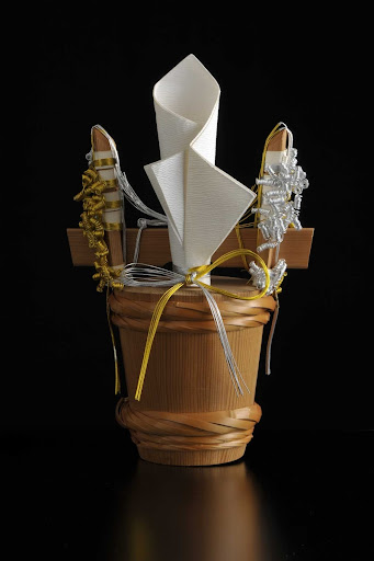 Taru-no-kuchi Wrapping/ Kokura Castle Japanese Garden