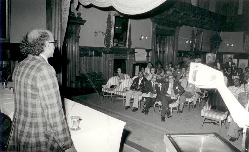 Prof. Govind Swarup addressing a gathering about Ooty Radio Telescope