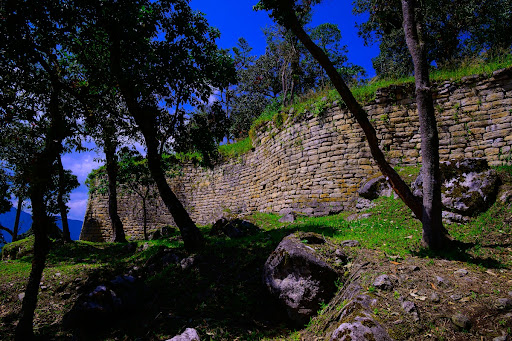 The Curved Walls of Kuélap