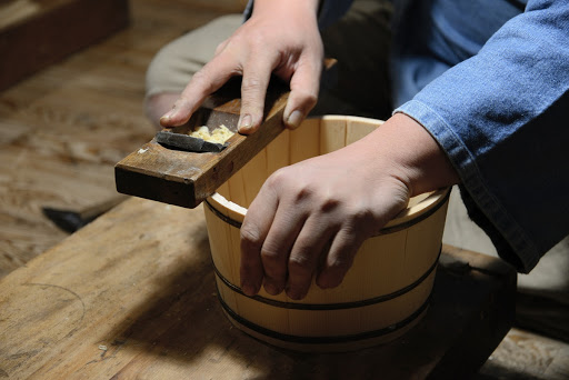 Shave the upper block ends, Kyoto Wooden Pail