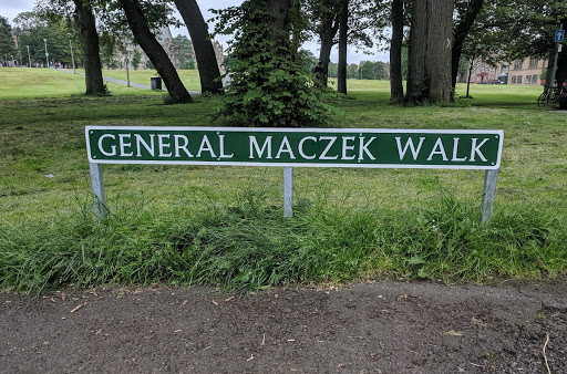 Alejka w Edynburgu upamiętniająca Stanisława Maczka.