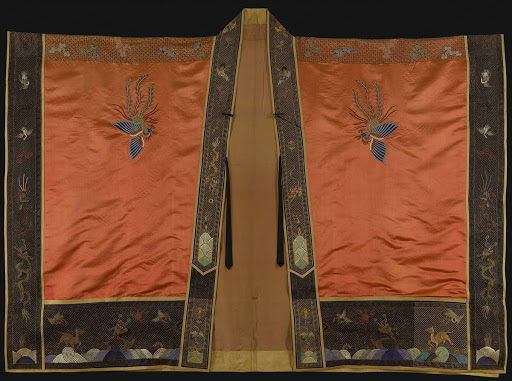 砖红缎盘金绣道士法衣 砖红缎盘金绣道士法衣正面