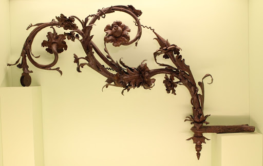 Wall bracket for lamp