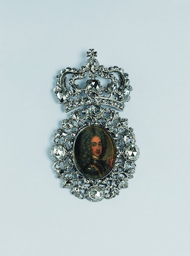 Pendant featuring Philip of Bourbon