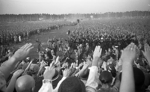 A private snapshot of the arrival of disabled veterans at the Zeppelin Field