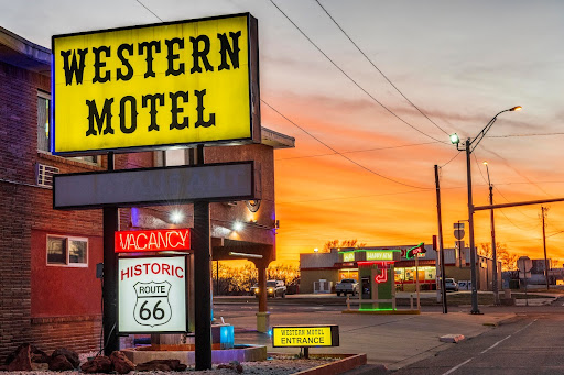 Western Motel: Sunset View