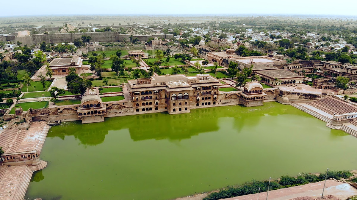 The Palaces of Deeg — Google Arts & Culture