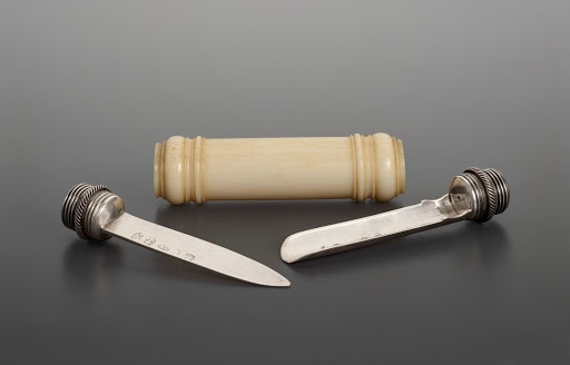 Combination Apple Corer and Pocket Knife