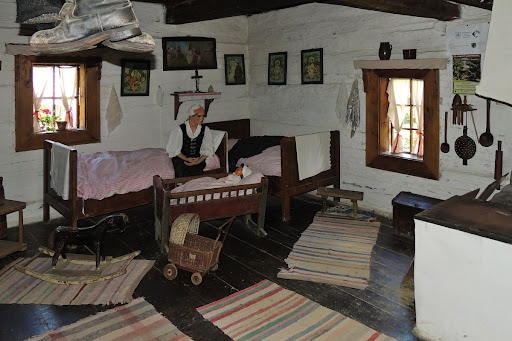 HOUSE FROM RIEČNICA U PONIŠTOV