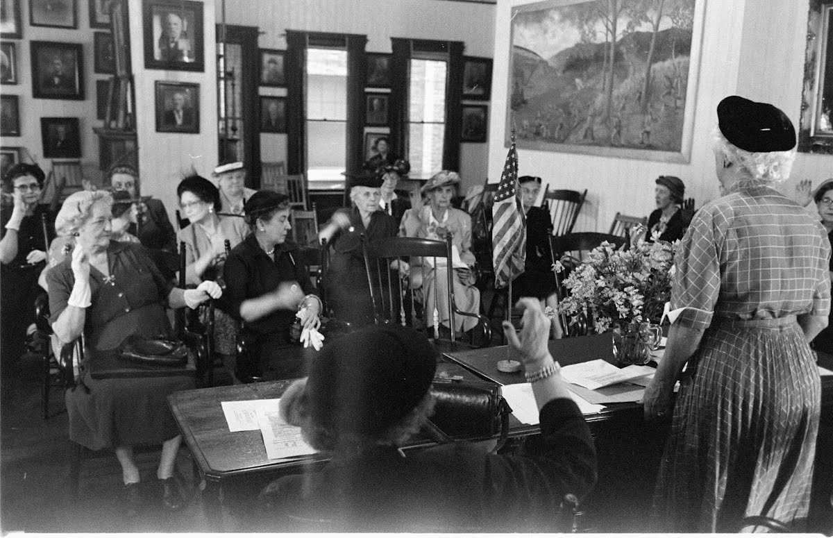 D.A.R. Vs. Chatanooga - Who Cleans Statue Of Confederate Jeb Stuart