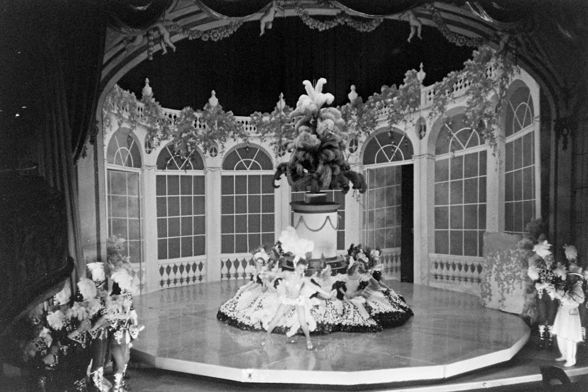Folies Bergere