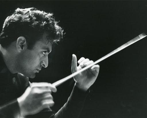 ZUBIN MEHTA CONDUCTING