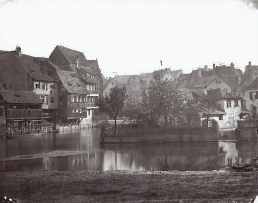 Idyllic section of the Pegnitz along Am Sand