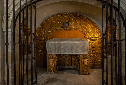 Museum of Sacred Art of Vilanova de Lourenzá: sarcophagus of Count Santo
