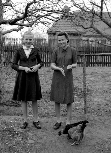 Girls from the Cukrownia Wożuczyn