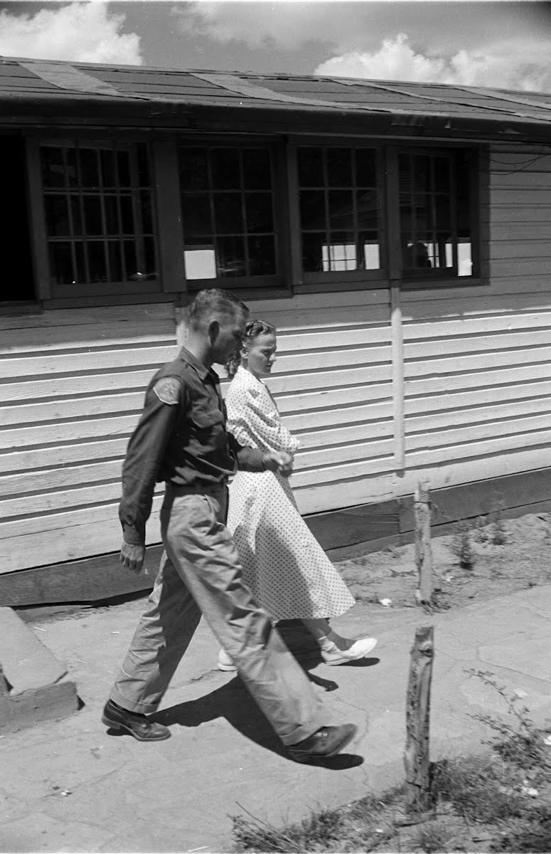 Short Creek Mormon Raid , Ariz.