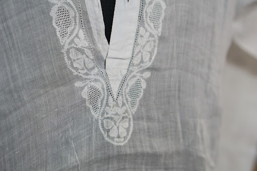 Chikan work on kurta neck-front