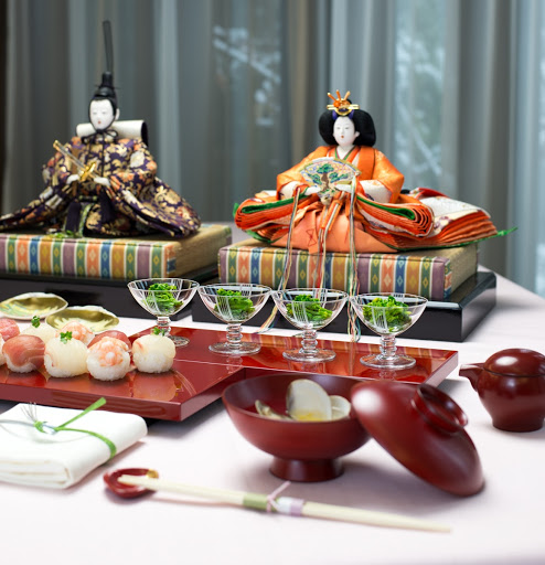 Hina dolls and festive meals for Joshi - Momo (peach) no Sekku