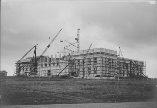 [Auckland War Memorial Museum under construction]
