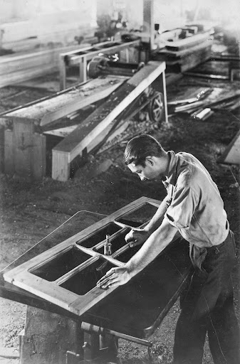 Carpentry sector of sawmill Mortari, Londrina.