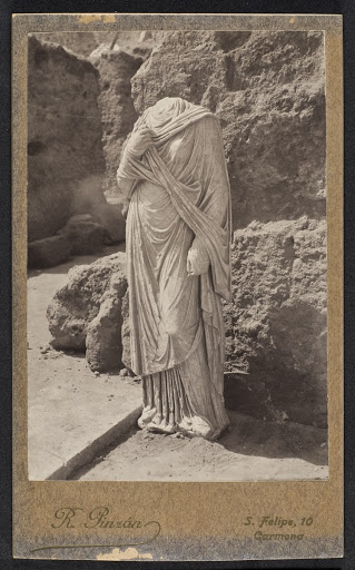 Escultura de Servilia (tumba de Servilia) (fotografía antigua)