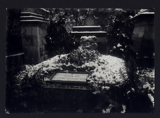 Nagrobek Marii Konopnickiej w roku 1912