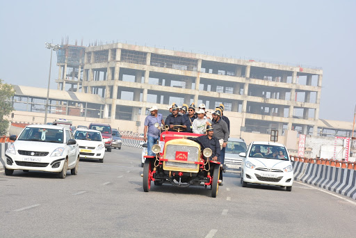 The John Morris Fire Engine in a Rally