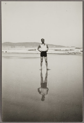 Vassily Kandinsky on the beach in Hendaye