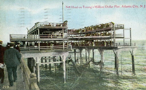 Postcard:Net Haul on Young's Million Dollar Pier, Atlantic City, N.J.