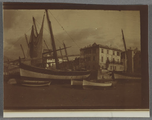 Boat at dock in Rapallo