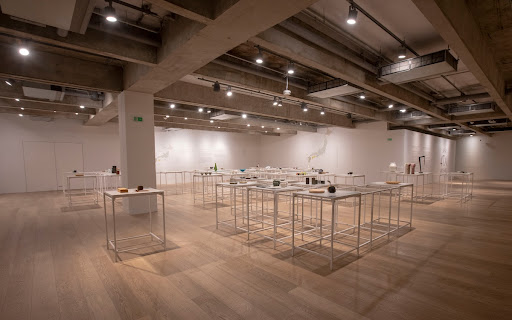 Entrance wall with the JAPAN 47 ARTISANS exhibition title