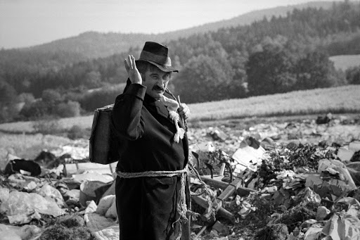 Pavel Landovský „odchází do exilu“, u Sázavy