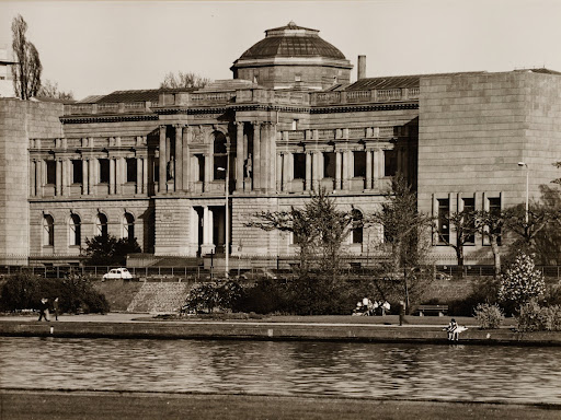 Frankfurt am Main: Städel Art Institute and City Gallery