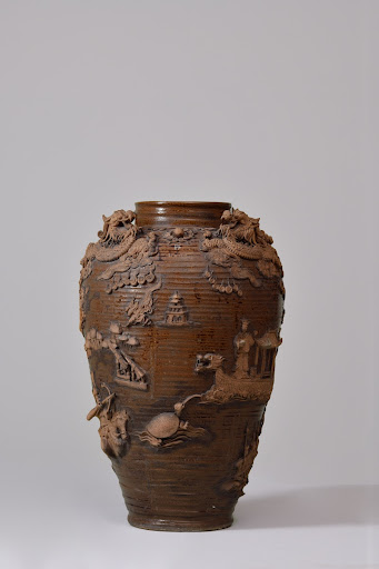 Set of ceramic vases with embossed dragons (1)