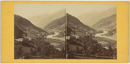 Gezicht op het dorp Urgen aan de Inn