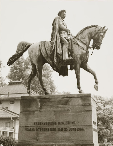 Stuttgart: equestrian statue of King Wilhelm I of Württemberg