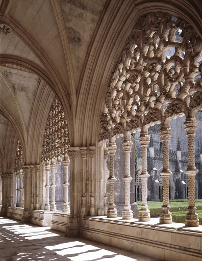 Royal Cloister - window traceries and their columns