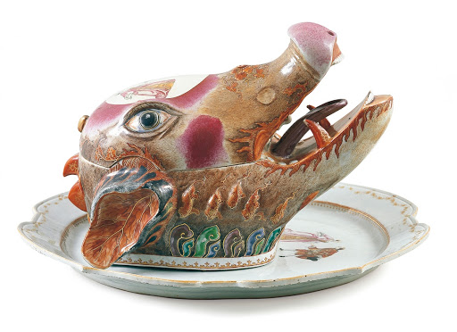 Tureen and platter - "boar's head"