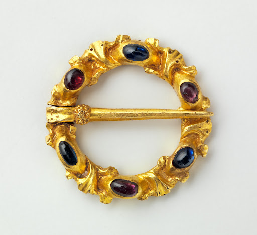 Ring Brooch