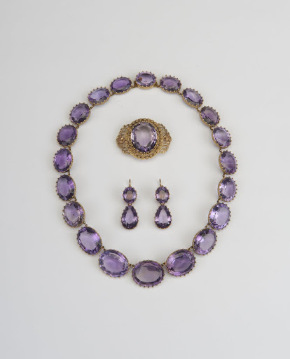 Necklace, brooch, earrings