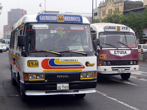 LA CUADRADA - "Combis" Mural