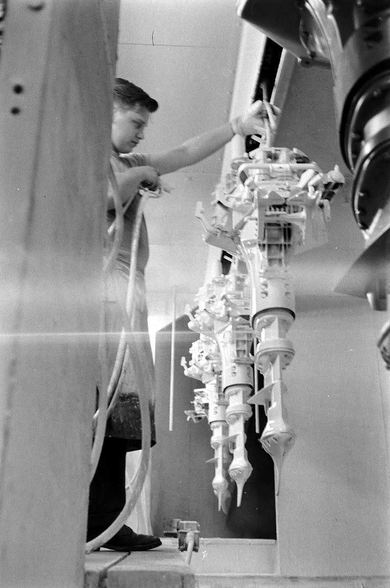 Boating Story Johnson Outboard Factory