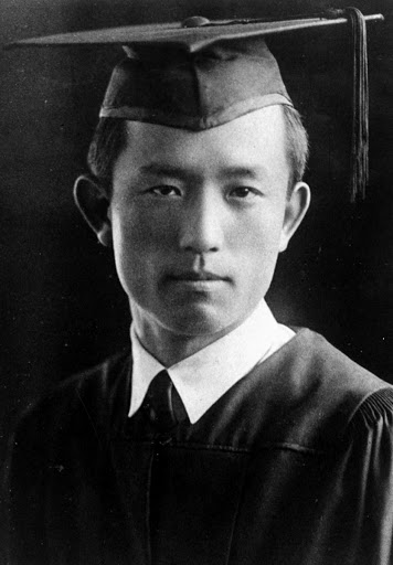 Photograph of Yoon Dongju's graduation