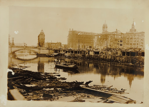 関東大震災後の日本橋魚海岸の焼け跡