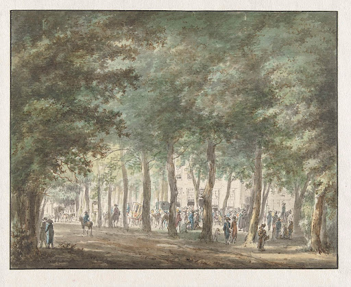 Gezicht in de Haarlemmerhout, met een menigte mensen voor het Heerenlogement