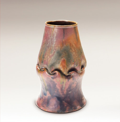 Vase with In-body Twist