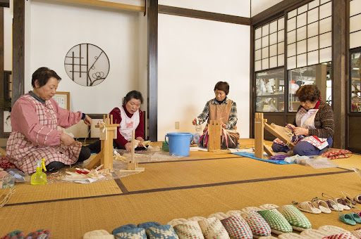 “Kimigara” slippers