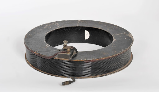 Electromagnet coil used with the cloud chamber