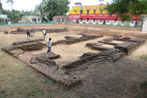 Kaveripoompattinam: A view of the Buddha vihara in the front and the temple in the background