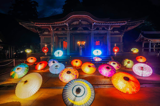 《新しい試み 和傘灯り》